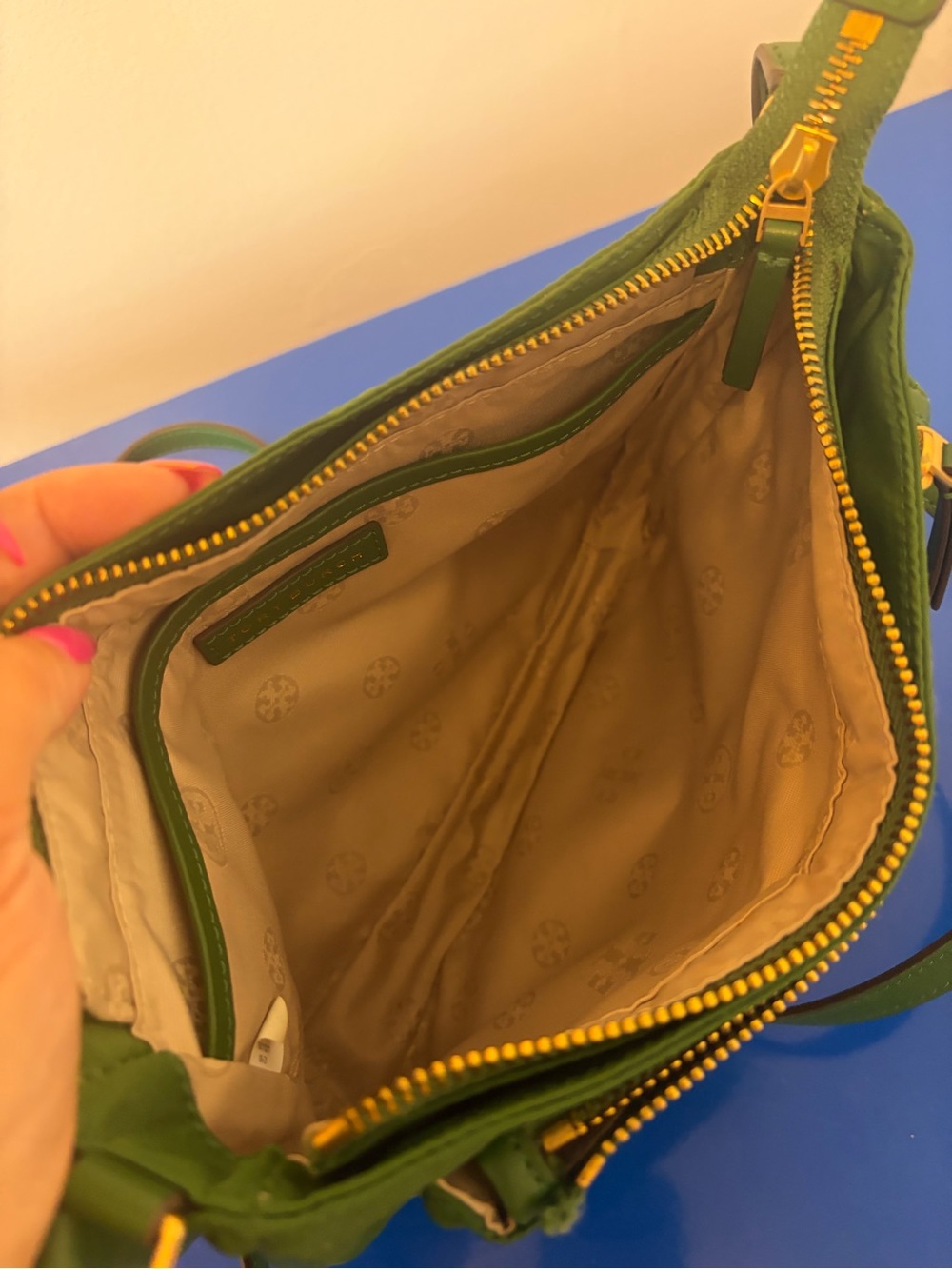 Tory Burch Olive Green Nylon Crossbody with Gold Hardware - Picture 2 of 7